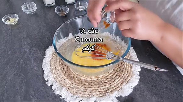 Voilà une recette de beignets de choux fleurs qui permet de faire manger les choux fleurs aux grands et aux petits. | La cuisine de Hayat