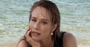 Beleza de Mariana Ximenes rouba a cena na praia: 'Divina'
