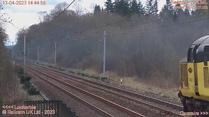 🚜Tractors north of the border...🏴󠁧󠁢󠁳󠁣󠁴󠁿 Working the unusual headcode of 5Z75, Colas Rail #Class37 37219 'Jonty Jarvis' & 37421 on Network Rail test train duties. ℹ️ 5Z75 #Carlisle to #Mossend Down Yard 🎦 #Beattock & #Thankerton 📅 13/04/23 The Class 37 Locomotive Group The Growler Group | Railcam