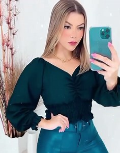 ✨ LOOK DO DIA ✨ • Blusa de Viscose: - R$ 59,99 varejo; - Tamanho: único; • Calça cirre c/ cinto: - R$ 99,99 varejo; - Tamanhos: P, M, G; ❗️ATACADO tem 50% de desconto do valor acima! (Compras a partir de 10 peças variadas). | Estilo Prisca