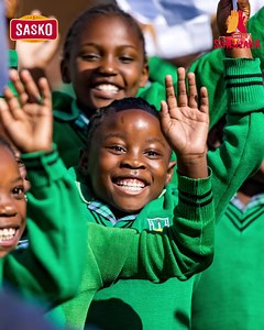 uSASKO Siyasizana uzibophezele ekunakekeleni ugqama ngohlelo lwe-Play Better. Joyina umgomo wethu wokunikeza yonke ingane isizathu sokudlala, ukufunda, nokukhula. Ngaso sonke isikhathi uma uthenga isinkwa sakwa-SASKO, awugcini nje ngokuthenga isinkwa - utshala kusasa eliqhakazile. Sisonke, masidale umhlaba wokudlala okuhle! #SaskoSiyasizana #MadeWithCare #SASKOCares | MROZA Wangempela