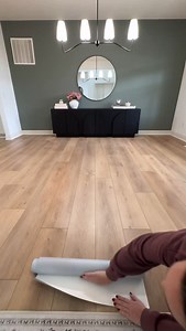 485K views · 1.1K reactions | adventures in wallpapering ✨ part two of the dining room makeover featuring this gorgeous wall mural from @anewalldecor. comment DIY for a link to everything in the room so far! furniture and finishing touches up next #diningroom #asmrcleaning #houseinspo #gifted #wallmural #diningroomdecor #diningroomdesign #diy #anewalldecor #newhouse | Carissacleansitall | Facebook