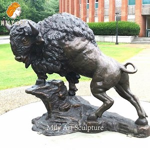 [Hot Item] Life Size Outdoor Garden Metal Wildlife Sculpture Bronze Bison Statue