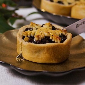 293K views · 18 reactions | Bring Out The Branston This Christmas  See our favourite festive recipes - Branston & Cheddar Cheese Mince Pies! | Branston | Facebook