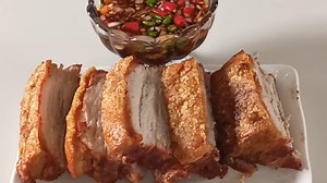 HOW TO COOK CRISPY LECHON PORK BELLY / LECHON MACAU !! @ LASANG PILIPINA !!! Ingredients : * 2 kls pork belly * star anise * bay leaves * pepper corn * 1 head garlic * Salt * 5 spices | Lasang Pilipina