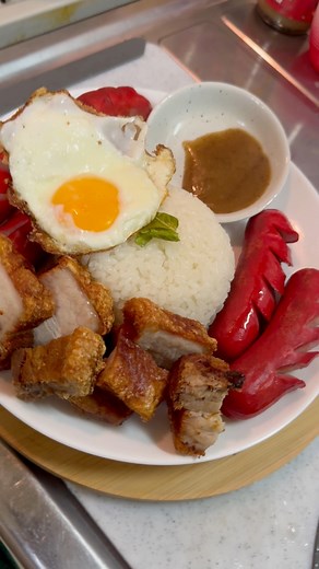 Banana fry, sausage hotdogs and beef broth soup for breakfast #pritongsagingnasaba #cookingathome #agnesroseteyoshida | Agnes Rosete Yoshida