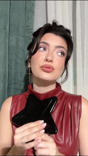 Whyyy??? E oglinda mea preferata 🫠🫠 #machiaj #caterinca #machiajbucuresti #testezmachiaje | Alexandra Prodan