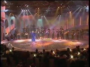 Rocio Dúrcal cantando Cuando Yo Quiera Has de Volver | Rocio Dúrcal La Española Más Mexicana