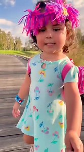 ¡Feliz Cumpleaños Layla! 🥳🫶🏼 Que Dios te siga llenando de gracia y te regale muchos años de vida junto a tu hermosa familia. 👨‍👩‍👧‍👧💖 | Sharon Salazar