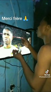 88K views · 4.8K reactions | Si je n'étais pas Camerounaise j'allais même fait comment éhhh ? 藍藍藍藍 K voici Celui qui a travaillé pour qu'on ne nous gagne pas 藍 Il a prié sur les joueurs avec le baume François  Jusqu'à faire le signe de croix sur le front de tous les joueurs avec le baume François  On craque ? #slaybabe | Slaybabe | Facebook