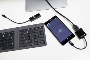 Cheap Continuum with an HDMI adapter for the Lumia 950 and Lumia 950 XL
