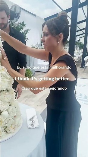 Sometimes the summer heat has other plans 🫠🍰 #cake #bolo #pastel #torta #weddingcake #buttercream