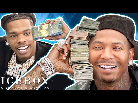 Moneybagg Yo Runs Into Lil Baby While Shopping For Jewelry!