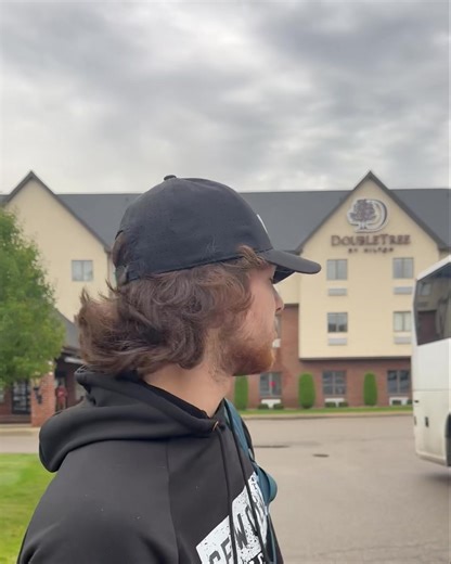 The Wolf Pack has arrived in Port Huron #Rdy2Hnt #HowlYeah #SeaWolvesNation | Beer League BS