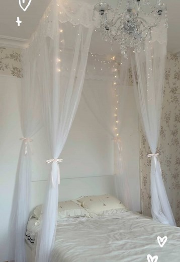 French Vanilla Room Aesthetic: DIY Canopy Bed Ideas