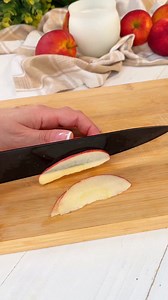 Se hai una mela, devi assolutamente fare queste rose 😍 ecco la ricetta 👇 https://blog.giallozafferano.it/lemillericettedivale/ricetta-rose-di-mela-in-friggitrice-ad-aria/ | Le mille ricette di Vale - friggitrice ad aria