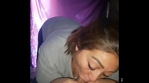 Gordita chichona lo chupa asta venirme en su boca