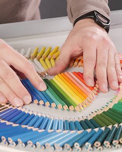 The Perfect Clock For Art Lovers! | Handy Panda