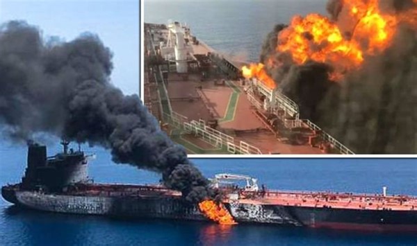 New pictures of burning British oil tanker Marlin Luanda blasted by Houthi rebels in Red Sea 🇬🇧🇬🇧🇬🇧 A tanker with links to the UK was on fire for several hours in the Gulf of Aden after being hit by a missile fired by the Houthis. The Iran-backed movement, based in Yemen, said it targeted the Marlin Luanda on Friday in response to "American-British aggression". The US and UK have launched air strikes on Houthi targets in response to attacks on ships in the Red Sea region. French, Indian an