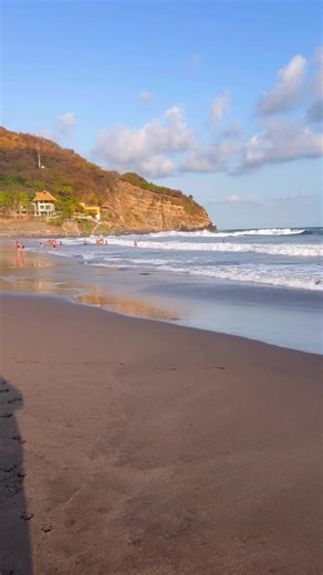 1.8K views · 65 reactions | Playa el zonte en El Salvador de las mas visitadas por extranjeros | Viajando con Lennin | Facebook