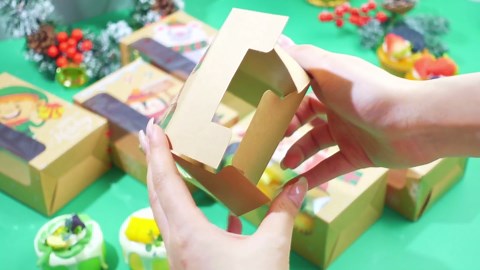 Zhanmai 24 Pcs Christmas Cookie Boxes for Gift Giving Christmas Baking Gift Boxes 3D Xmas Party Treat Snack Containers with Window for Candy Pastry Bakery Xmas Holiday Supplies Decor(Classic)