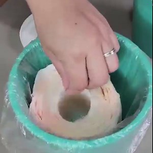 I cut paper towels in half and stopped spending money! | Wonderful Recipes and Tips