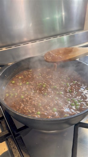 Cottage pie loaded fries - simple and tasty dish that is gonna be a favourite in our house!! | Grumpy Northern Foodie