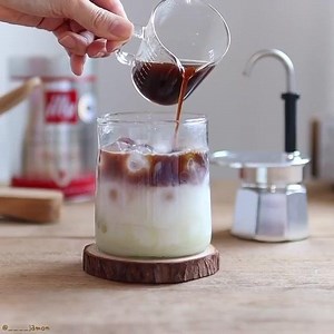 Bialetti Iced Latte, using the Moka Mini Express One cup espresso maker! Shop👉 https://alternativebrewing.com.au/product-category/manual-coffee-brewing/moka-pot-coffee 📷by @____jamon | Alternative Brewing