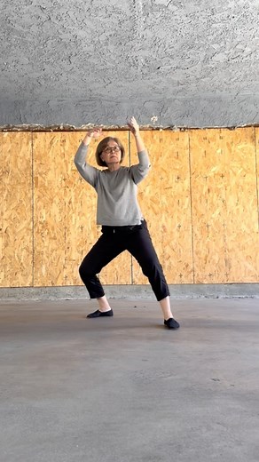 Felix Fang on Instagram: "COLLAB with @foxercise and my mom Shiang THIS FRIDAY!!! 9-10am @studioadancela 2306 Hyperion Ave, Los Angeles, CA 90027 Come learn a Qi Gong sequence focusing on breath work and recovery THEN a sexy dance routine with @foxercise Send $20 to @givefoxurmoney to reserve 🥳 #qigong #qigonghealing #dance #fitness #collaboration"
