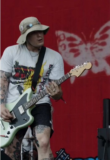 Scowl Live Performance at Vans Warped Tour 2025