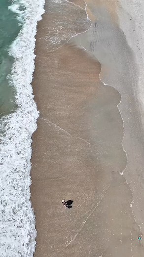 📌601 B Fort Fisher Blvd S | Kure Beach, NC 🔑Offered at $2,395,000 🏠3 Bed | 3.5 Bath | Bonus Room | 2,250 SQFT This is more than just oceanfront living—it’s elevated coastal luxury. Welcome to one of the newest jewels in Villas Del Mar, an exclusive four-residence oceanfront enclave crafted by the renowned Hallmark Building Corporation. Known for their timeless design and unmatched craftsmanship, Hallmark has created a home where every detail, finish, and feature is purposefully chosen. This 3