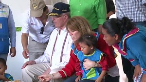 ¿Qué es Cuna Más? Es un programa social del Ministerio de Desarrollo e Inclusión Social del Perú que atiende a niñas y niños menores 3 años en condición de pobreza y pobreza extrema. Si quieres saber un poco más de nosotros dale click al video. | Midis Cuna Más