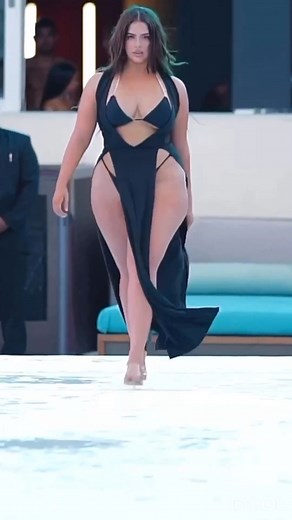 Stunning OutfitHot Miami Styles #reels #instagram #facebook #girls #outfit #fashion | 197Fashion
