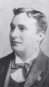 Charlie Chaplin, le comédien le plus célèbre de l'histoire du cinéma, a déclaré : Quand j'étais jeune, j'accompagnais mon père à un spectacle de cirque. Nous faisions la queue pour acheter des billets. Devant nous se trouvait une famille de six enfants, leur père et leur mère. Ils étaient visiblement pauvres, leurs vêtements étaient vieux mais propres, et les enfants étaient très heureux de parler du cirque. Une fois leur tour arrivé, le père s'est rendu au guichet et a demandé le prix du billet