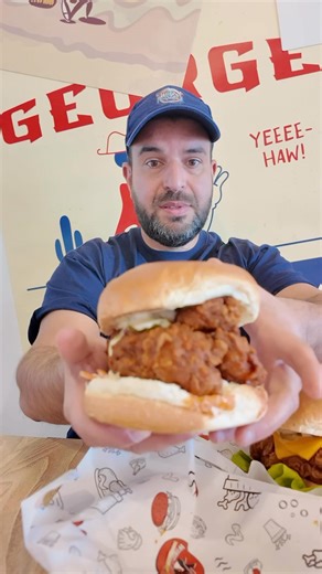 🍗🔥 Welcome to Wing Shack Blacktown – the home of crispy wings, juicy tenders, and big American-style burgers that bring all the flavour and all the vibes 🇺🇸🍔. Whether you’re craving saucy buffalo wings, cheesy loaded burgers, or a feast to share with friends, this spot has you covered. From sweet and sticky to fiery and bold, every wing is cooked to perfection. Pair it with a side of fries, a cold drink, and you’ve got yourself the ultimate cheat meal 👌. 📍 178 Sunnyholt Road, Blacktown NS