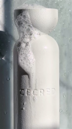 Luxury in a bottle and in your shower. Our HYDRATING SHAMPOO delivers a rich lather, a gentle cleanse, and slip that makes detangling effortless. | Cecred