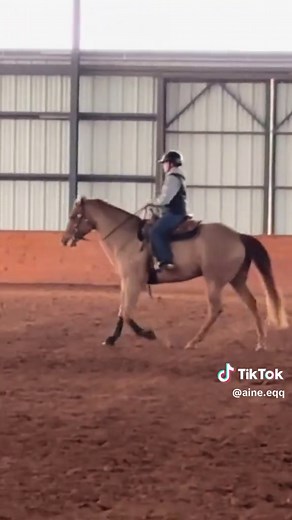 westerning and barebacking it up 😛 im a little rusty with my bareback so dont mind me