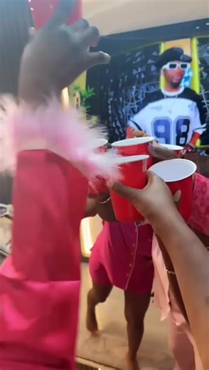 fashionphotography #creatorsearchinsights #creatorsearchinsight #ilovefashion #londonontario #foryoupage #adorable #outfitinspo #fashiontiktok #ladiesfashion #fashion#pyjamaparty #pyjamas #pyjama