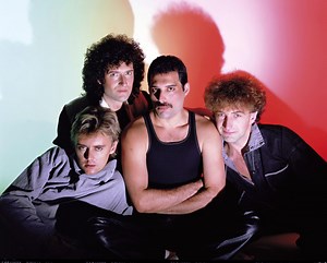Feb 19, 1977: Thin Lizzy / Queen at Hollywood Sportatorium Hollywood, Florida, United States | Concert Archives