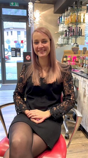 Pour connaître un petit plus Aline….😉 • • #aline #information #personnalite #specialite #passion #prefere #asthro #coiffeur #cheveux #vcreationthones #acatthones #thones #aravis | V Création