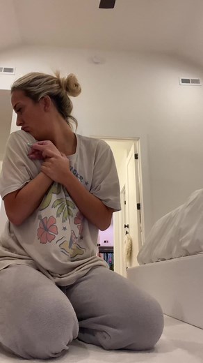 Girls Fighting - Scratch Bum Girl vs. Piggly Wiggly