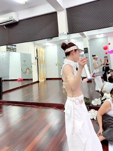 Nay ca nữa nha 😂 | Bella Ngọc Bích