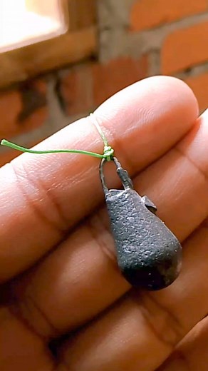 How to put a weight on a fishing line #fishing #fishingline #weight #fishingtips | Indra Jaya Giri