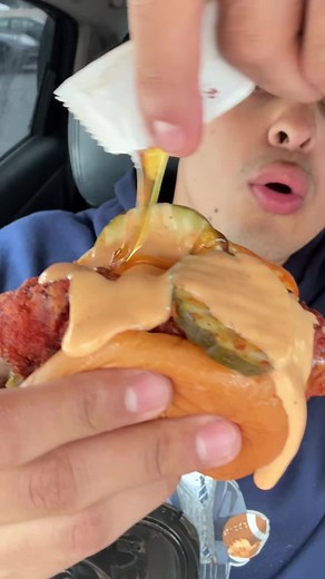 Dave's Hot Chicken: First Bite Mukbang Review
