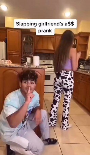 He didn't even notice me 🫣 #camouflage #hidden #comedy #couple | jeenie.weenie