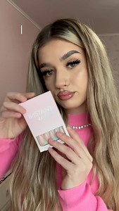 Aplicarea unghiilor nu a fost niciodată mai simplă, tu ai încercat unghiile Instant Nails până acum? 😋 Mulțumim @allexandralupu 🥰 #instagram #viralvideos #instadaily #nailart #nailsdesign #manichiurasemipermanenta #unghiigel #unghiibucuresti #unghiifrench #blogger #instadaily | Instant Nails