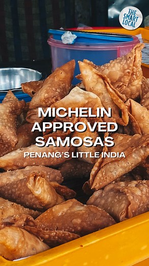 An amalgamation of glistening gold shells and comforting symphonies of warm spices within – samosas are like triangular treasures of palatable bliss, the perfect snack for many Malaysians. Michelin Selected or not, Penang Famous Samosa deserves every recognition it gets. | The Smart Local Malaysia