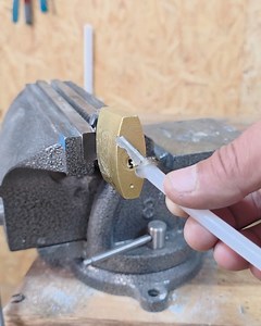 112K views · 223 reactions | Tool hack for broken key removal | Genius Club | Facebook