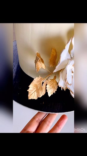 60th birthday cake with handcrafted edible flowers  #60thbirthdaycake #cakeformom #artesanocakes #3dcakes #designercakes #customisedcakes #cakesonorder #themecakes #mumbaicake #mumbai #goregaon #malad #homebaker #mumbaibaker | Artesano - Cake Art by Suchita | Facebook