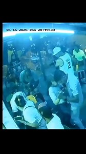 #Lamentable | Mientras disfruta y baila, mujer f@llecio en un establecimiento comercial, al parecer, sufrio un infarto. En el municipio de Jagua de Ibirico en Cesar, lamentablemente la mujer identificada como Disneiris Hernandez, f@llecio cuando disfrutaba en un estacionamiento comercial con unos amigos y al parecer sufrio un infarto fulminante. | Canal Víctor Hugo Cabrera Cerquera